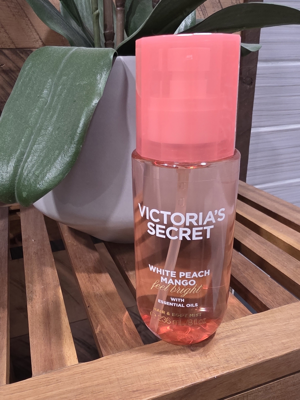 Victoria's Secret White Peach Mango Body Mist in Coral Pink